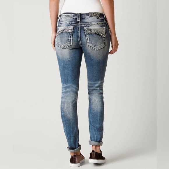 Miss Me Booty Bling Jeans Size 27 – Rhinestone Pockets, Low Rise, Y2K Vibes 💎 - Picture 1 of 10